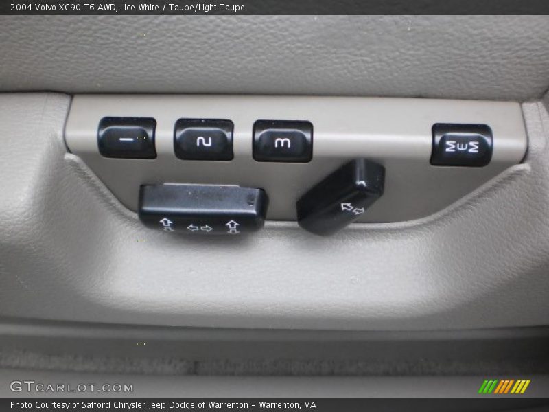 Ice White / Taupe/Light Taupe 2004 Volvo XC90 T6 AWD