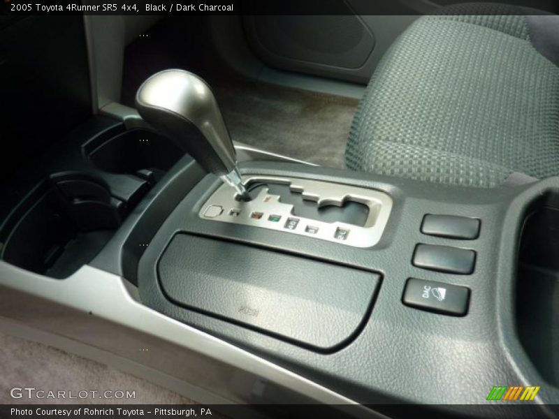 Black / Dark Charcoal 2005 Toyota 4Runner SR5 4x4