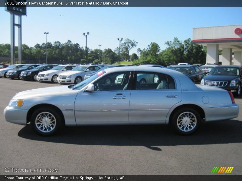 Silver Frost Metallic / Dark Charcoal 2001 Lincoln Town Car Signature