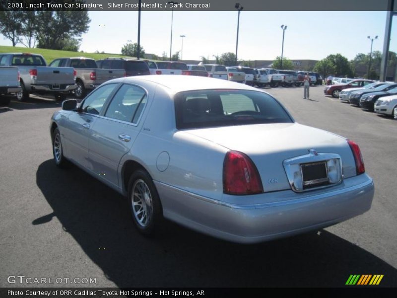 Silver Frost Metallic / Dark Charcoal 2001 Lincoln Town Car Signature