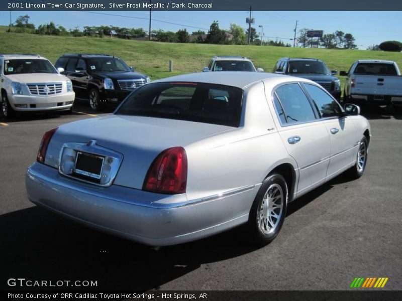 Silver Frost Metallic / Dark Charcoal 2001 Lincoln Town Car Signature