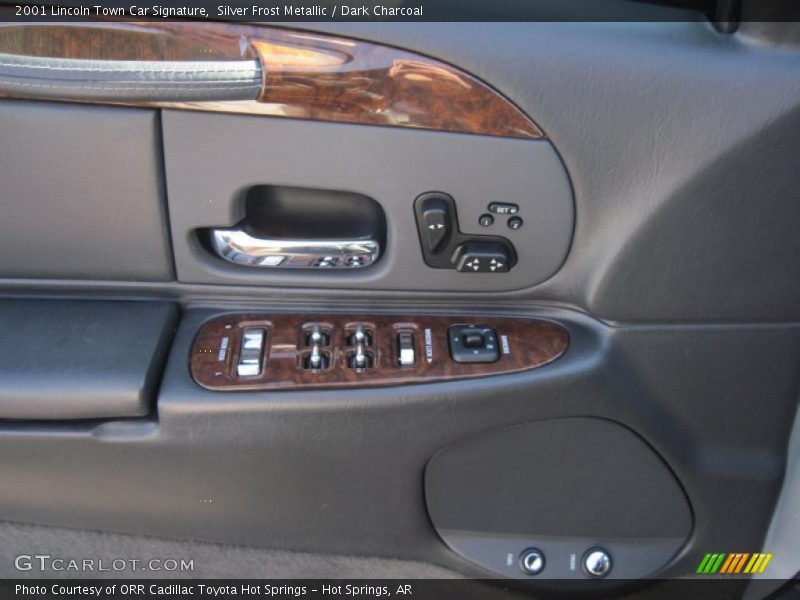 Controls of 2001 Town Car Signature