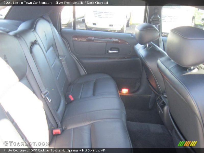 Silver Frost Metallic / Dark Charcoal 2001 Lincoln Town Car Signature