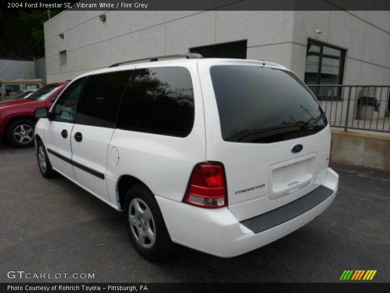Vibrant White / Flint Grey 2004 Ford Freestar SE