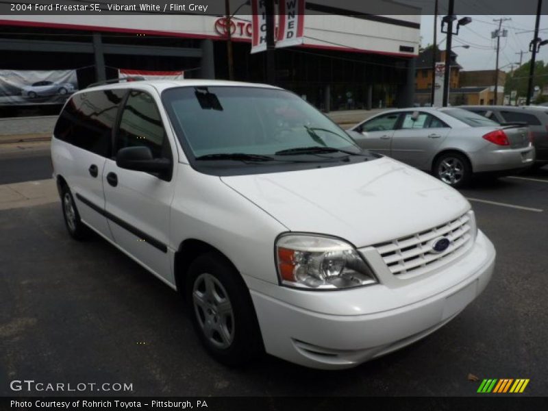 Vibrant White / Flint Grey 2004 Ford Freestar SE