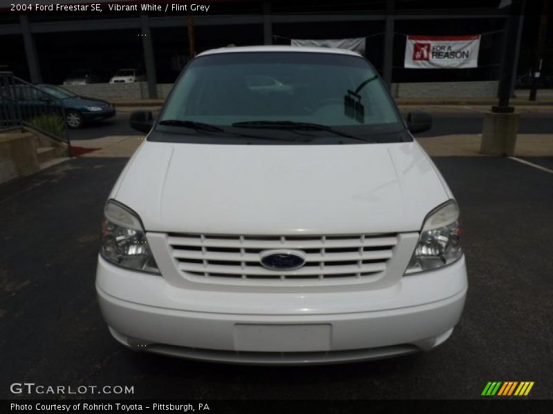 Vibrant White / Flint Grey 2004 Ford Freestar SE