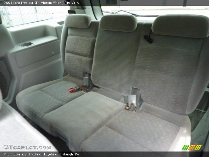 Vibrant White / Flint Grey 2004 Ford Freestar SE