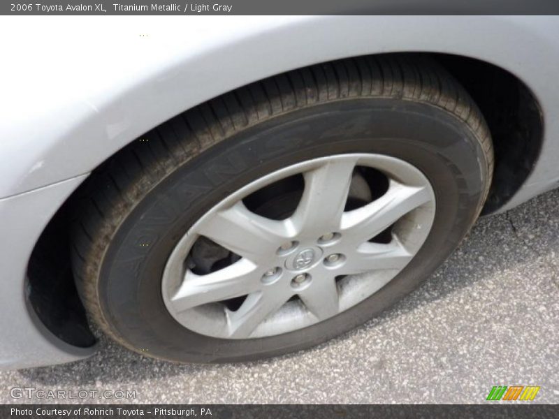 Titanium Metallic / Light Gray 2006 Toyota Avalon XL