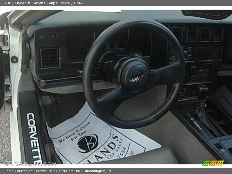 White / Gray 1989 Chevrolet Corvette Coupe