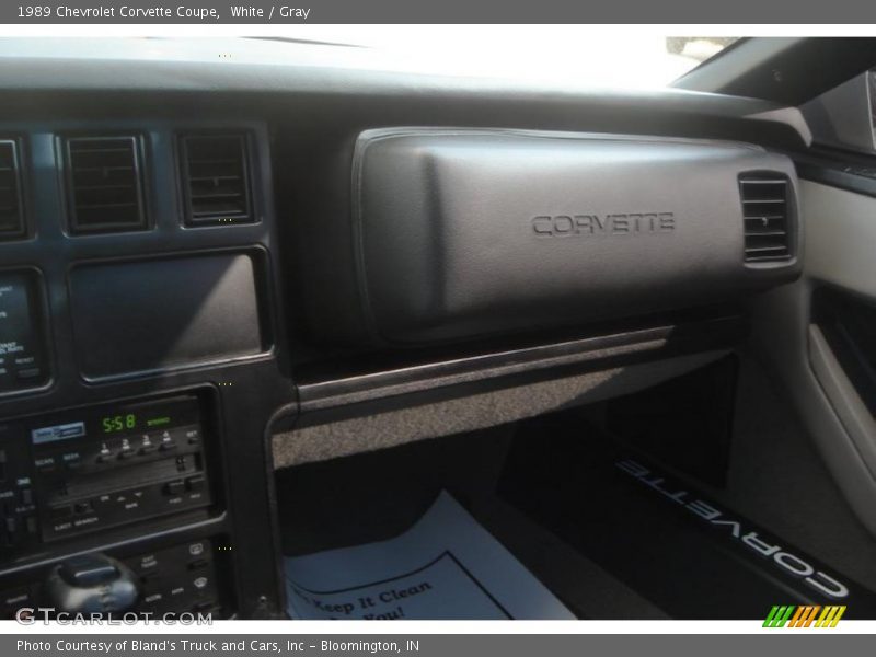 White / Gray 1989 Chevrolet Corvette Coupe