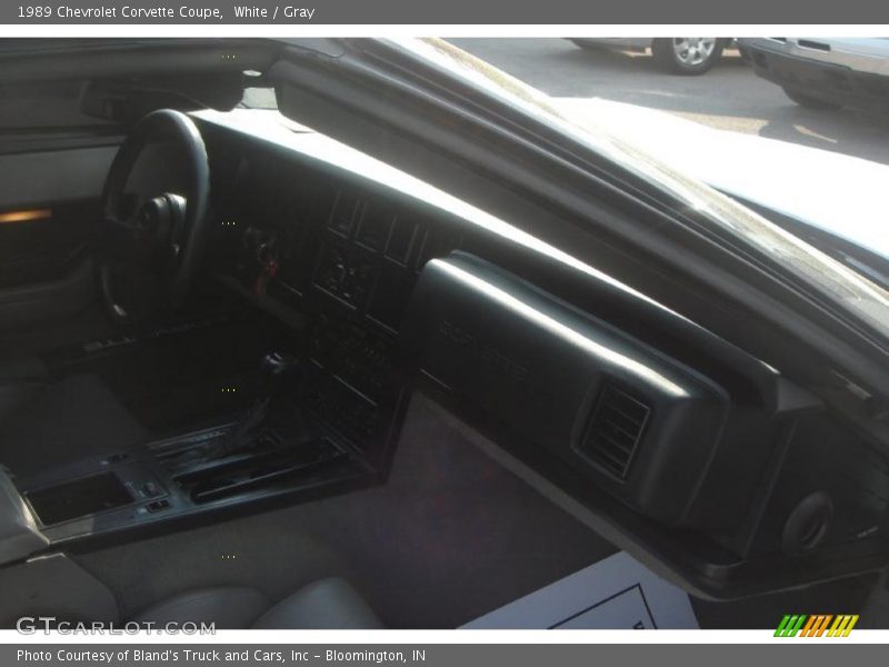 White / Gray 1989 Chevrolet Corvette Coupe