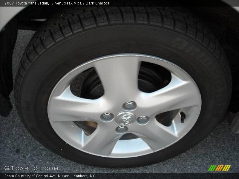Silver Streak Mica / Dark Charcoal 2007 Toyota Yaris Sedan