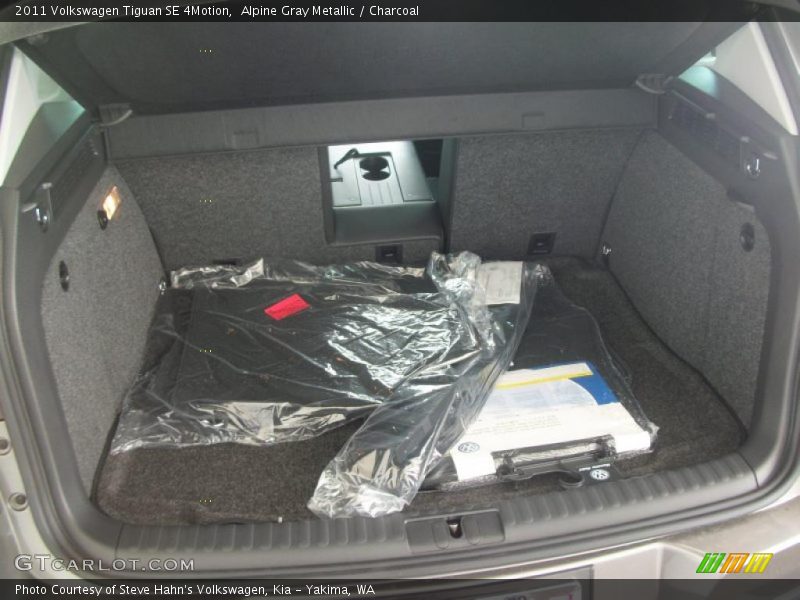 Alpine Gray Metallic / Charcoal 2011 Volkswagen Tiguan SE 4Motion