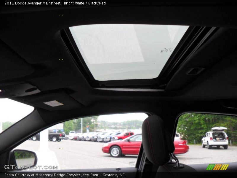 Bright White / Black/Red 2011 Dodge Avenger Mainstreet