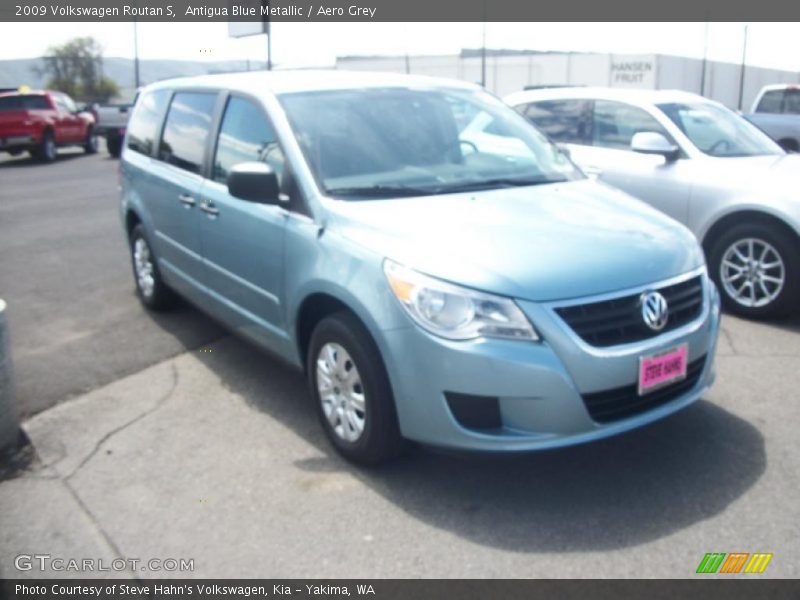 Antigua Blue Metallic / Aero Grey 2009 Volkswagen Routan S
