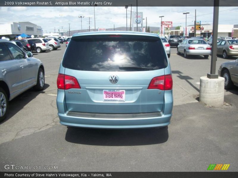 Antigua Blue Metallic / Aero Grey 2009 Volkswagen Routan S