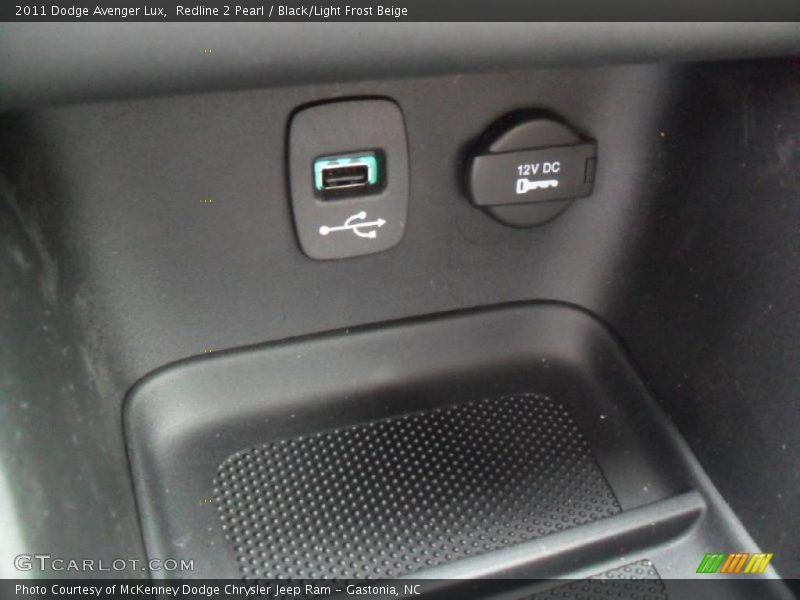 Redline 2 Pearl / Black/Light Frost Beige 2011 Dodge Avenger Lux