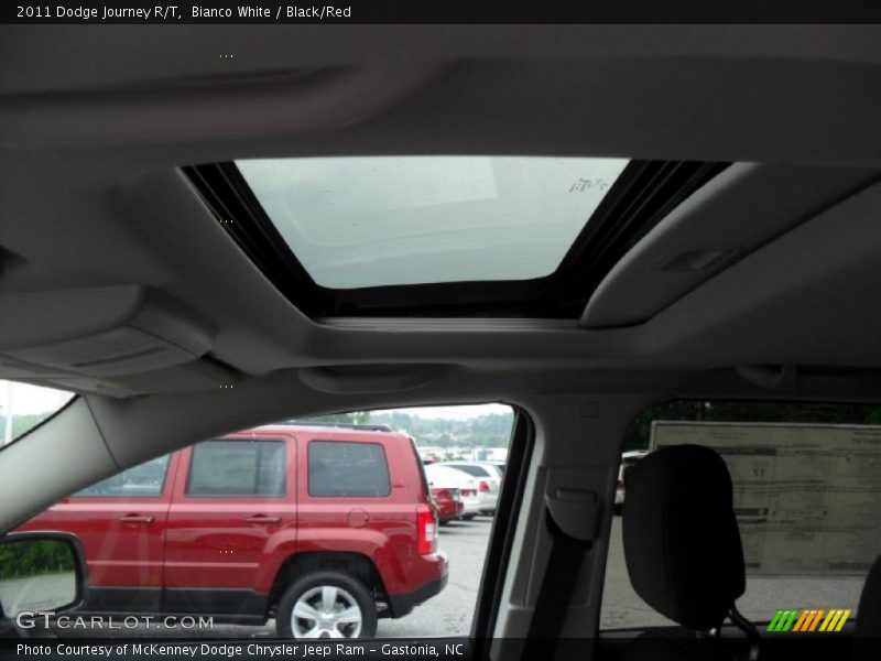Bianco White / Black/Red 2011 Dodge Journey R/T