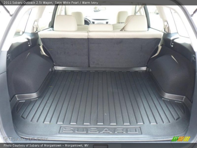 Satin White Pearl / Warm Ivory 2011 Subaru Outback 2.5i Wagon