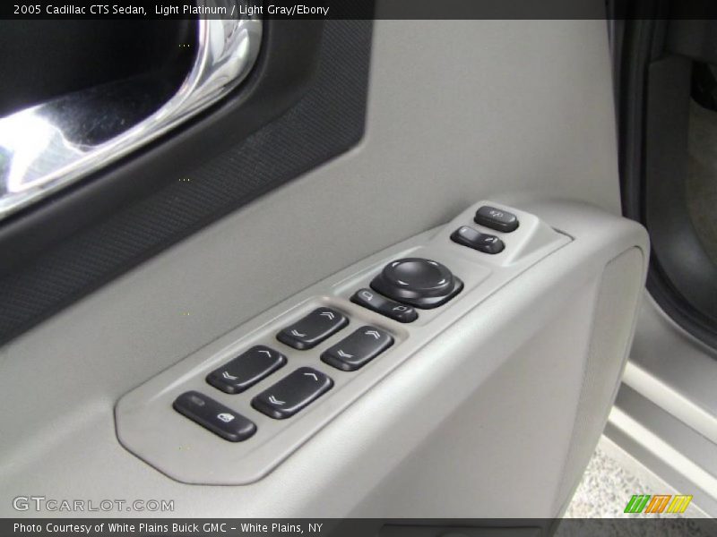 Light Platinum / Light Gray/Ebony 2005 Cadillac CTS Sedan