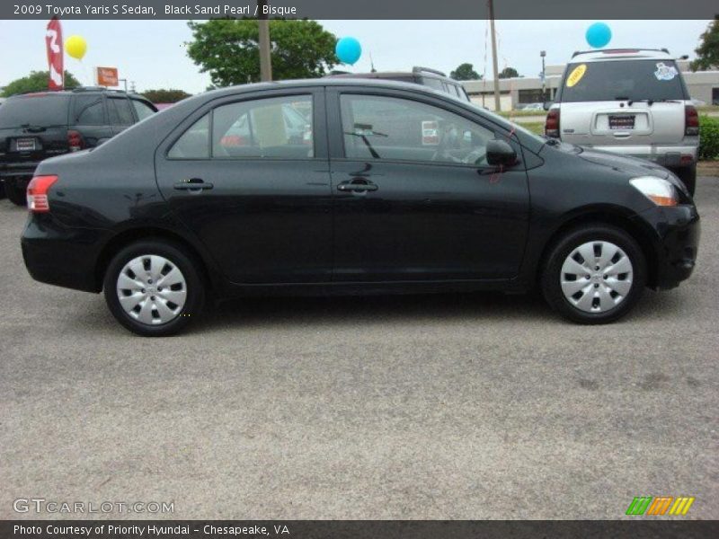 Black Sand Pearl / Bisque 2009 Toyota Yaris S Sedan