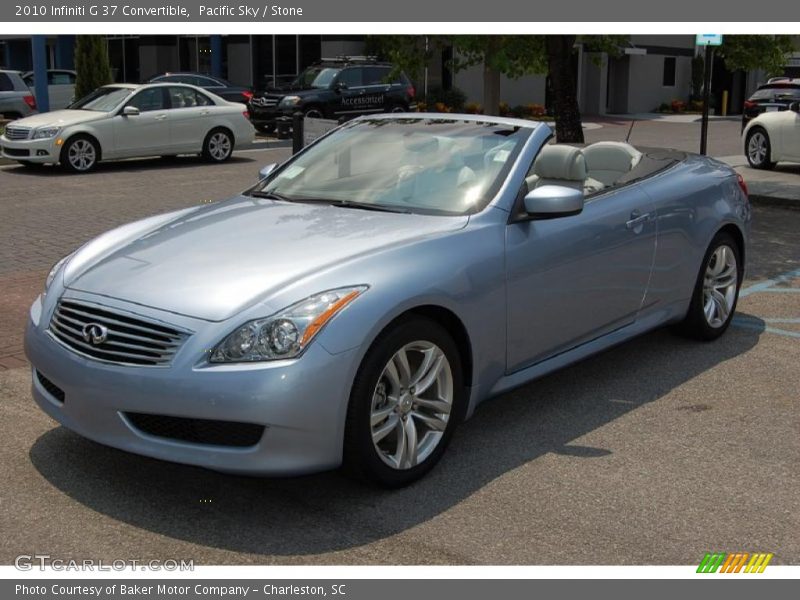 Front 3/4 View of 2010 G 37 Convertible