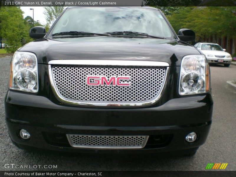 Onyx Black / Cocoa/Light Cashmere 2011 GMC Yukon XL Denali