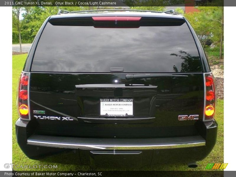 Onyx Black / Cocoa/Light Cashmere 2011 GMC Yukon XL Denali