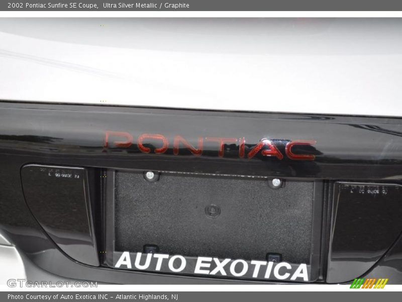 Ultra Silver Metallic / Graphite 2002 Pontiac Sunfire SE Coupe