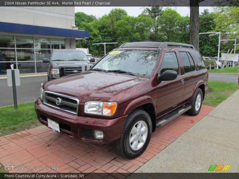 Merlot Red Pearl / Charcoal 2004 Nissan Pathfinder SE 4x4