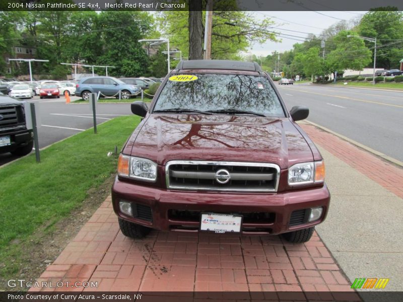 Merlot Red Pearl / Charcoal 2004 Nissan Pathfinder SE 4x4