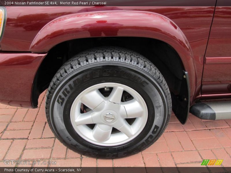 Merlot Red Pearl / Charcoal 2004 Nissan Pathfinder SE 4x4