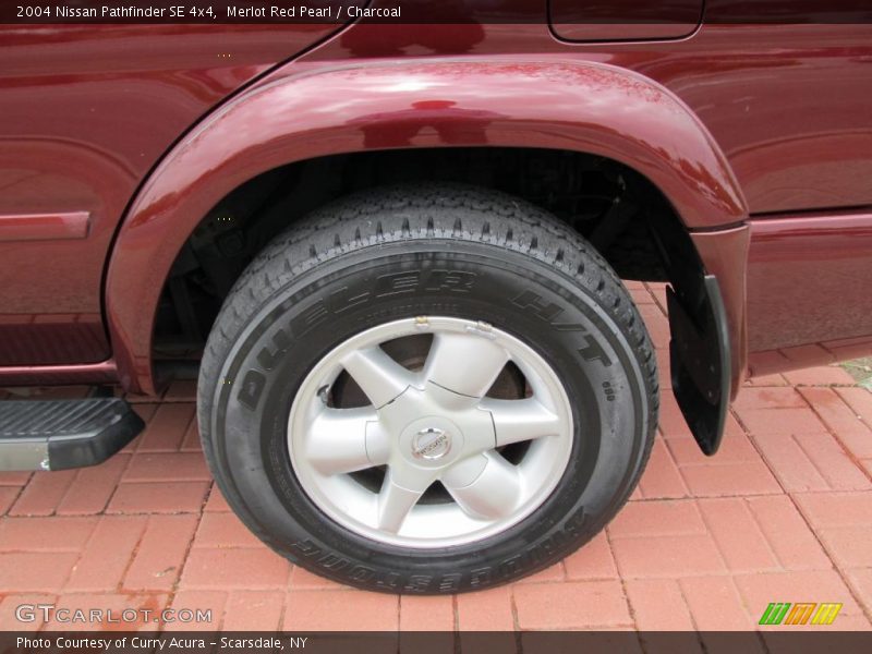 Merlot Red Pearl / Charcoal 2004 Nissan Pathfinder SE 4x4