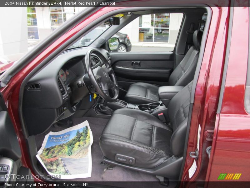 Merlot Red Pearl / Charcoal 2004 Nissan Pathfinder SE 4x4