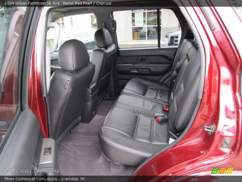 Merlot Red Pearl / Charcoal 2004 Nissan Pathfinder SE 4x4