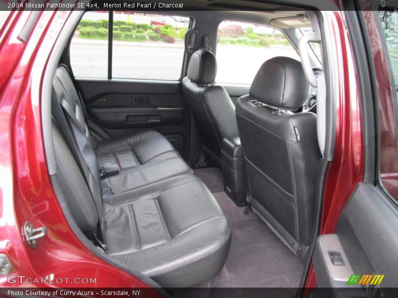 Merlot Red Pearl / Charcoal 2004 Nissan Pathfinder SE 4x4