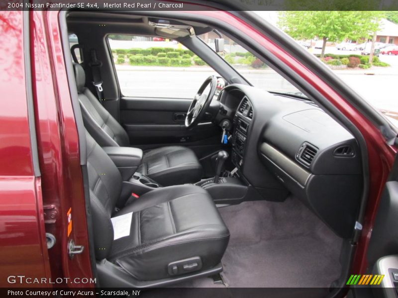 Merlot Red Pearl / Charcoal 2004 Nissan Pathfinder SE 4x4