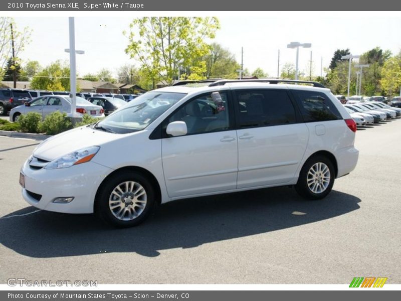 Super White / Taupe 2010 Toyota Sienna XLE