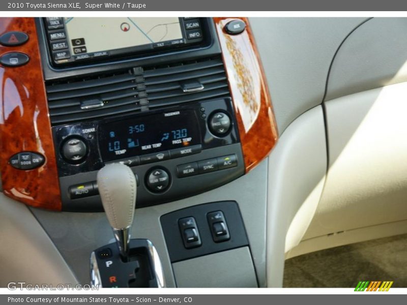 Super White / Taupe 2010 Toyota Sienna XLE