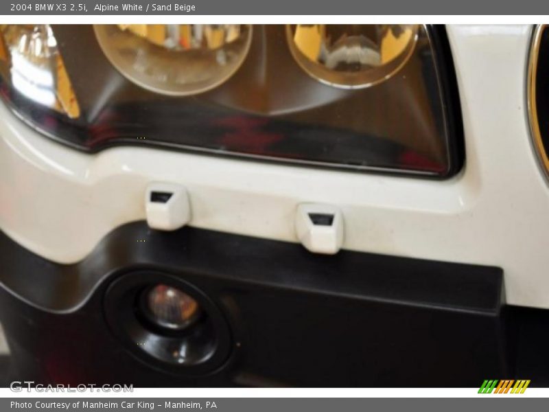 Alpine White / Sand Beige 2004 BMW X3 2.5i