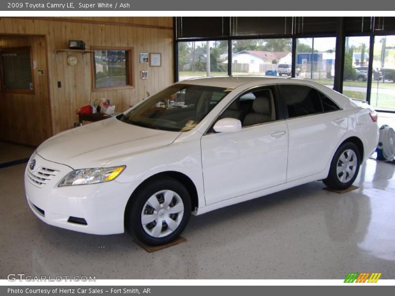 Super White / Ash 2009 Toyota Camry LE