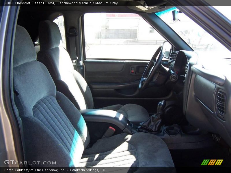 Sandalwood Metallic / Medium Gray 2002 Chevrolet Blazer LS 4x4