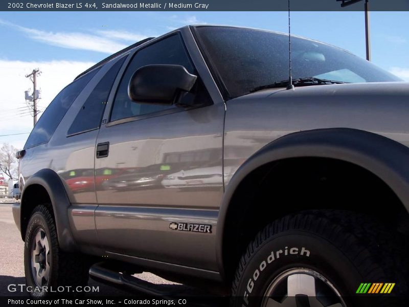 Sandalwood Metallic / Medium Gray 2002 Chevrolet Blazer LS 4x4