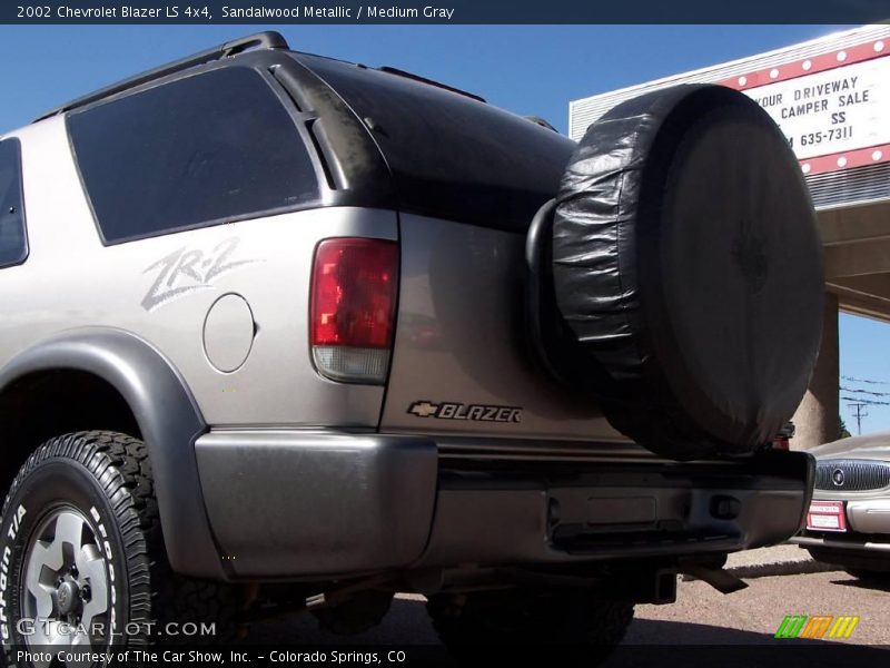 Sandalwood Metallic / Medium Gray 2002 Chevrolet Blazer LS 4x4