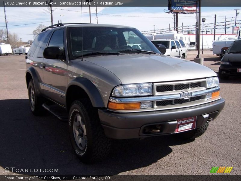 Sandalwood Metallic / Medium Gray 2002 Chevrolet Blazer LS 4x4