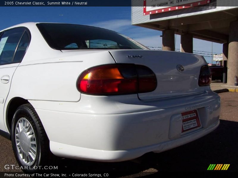 Summit White / Neutral 2005 Chevrolet Classic