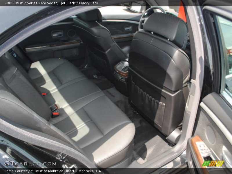 Jet Black / Black/Black 2005 BMW 7 Series 745i Sedan