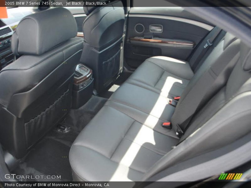 Jet Black / Black/Black 2005 BMW 7 Series 745i Sedan