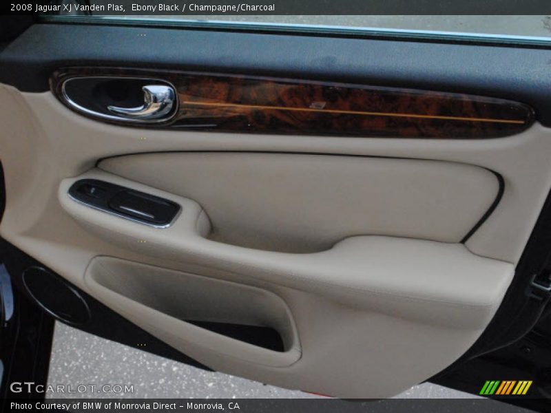 Ebony Black / Champagne/Charcoal 2008 Jaguar XJ Vanden Plas