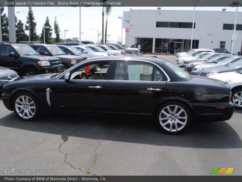 Ebony Black / Champagne/Charcoal 2008 Jaguar XJ Vanden Plas